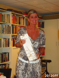 Birgitta with bag from Santi Wine House