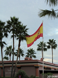 Den spanska flaggan vajade fr vinden