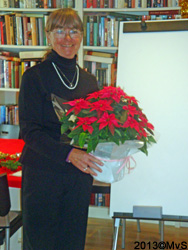 Spanish teacher Inger presented with flowers